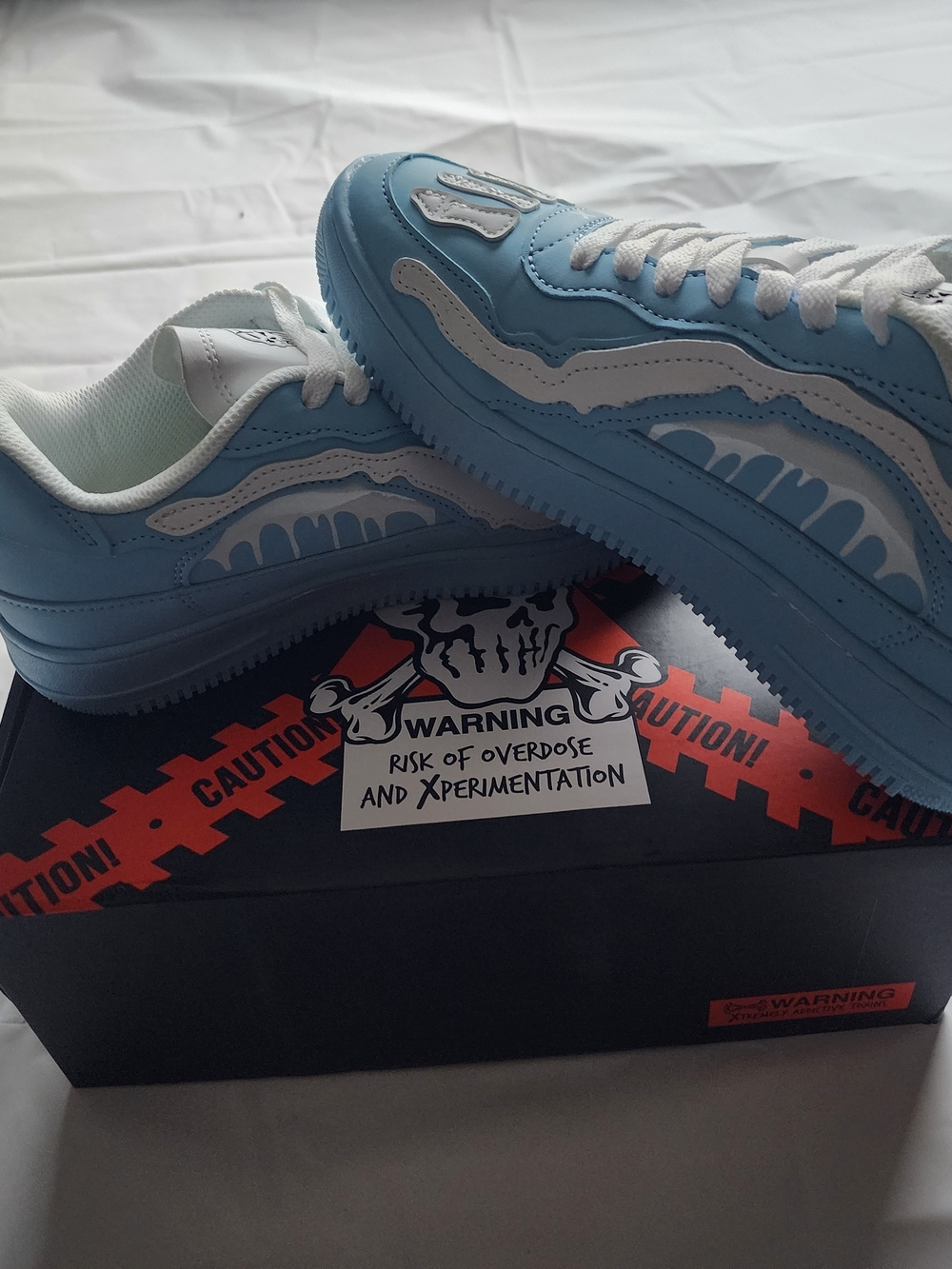 BRAND X TOMBSTONE JOKER BONES SNEAKERS MEN'S BABY BLUE/WHITE SIZE US 7/ UK 5 NWT